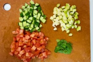 ミントとトマトの地中海サラダの作り方２