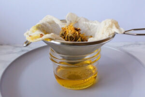 花びらだけではng 正しいカレンデュラオイルの作り方 ７つの使い方